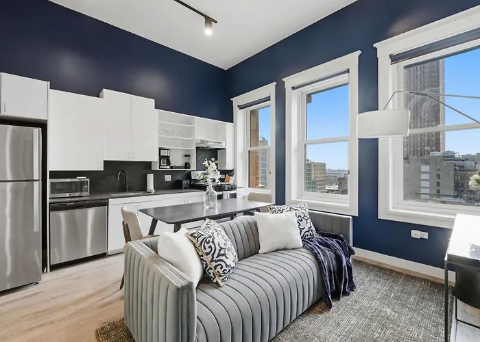 The Plymouth 3bd Chicago