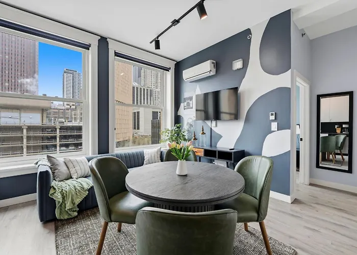 The Plymouth 3bd Chicago